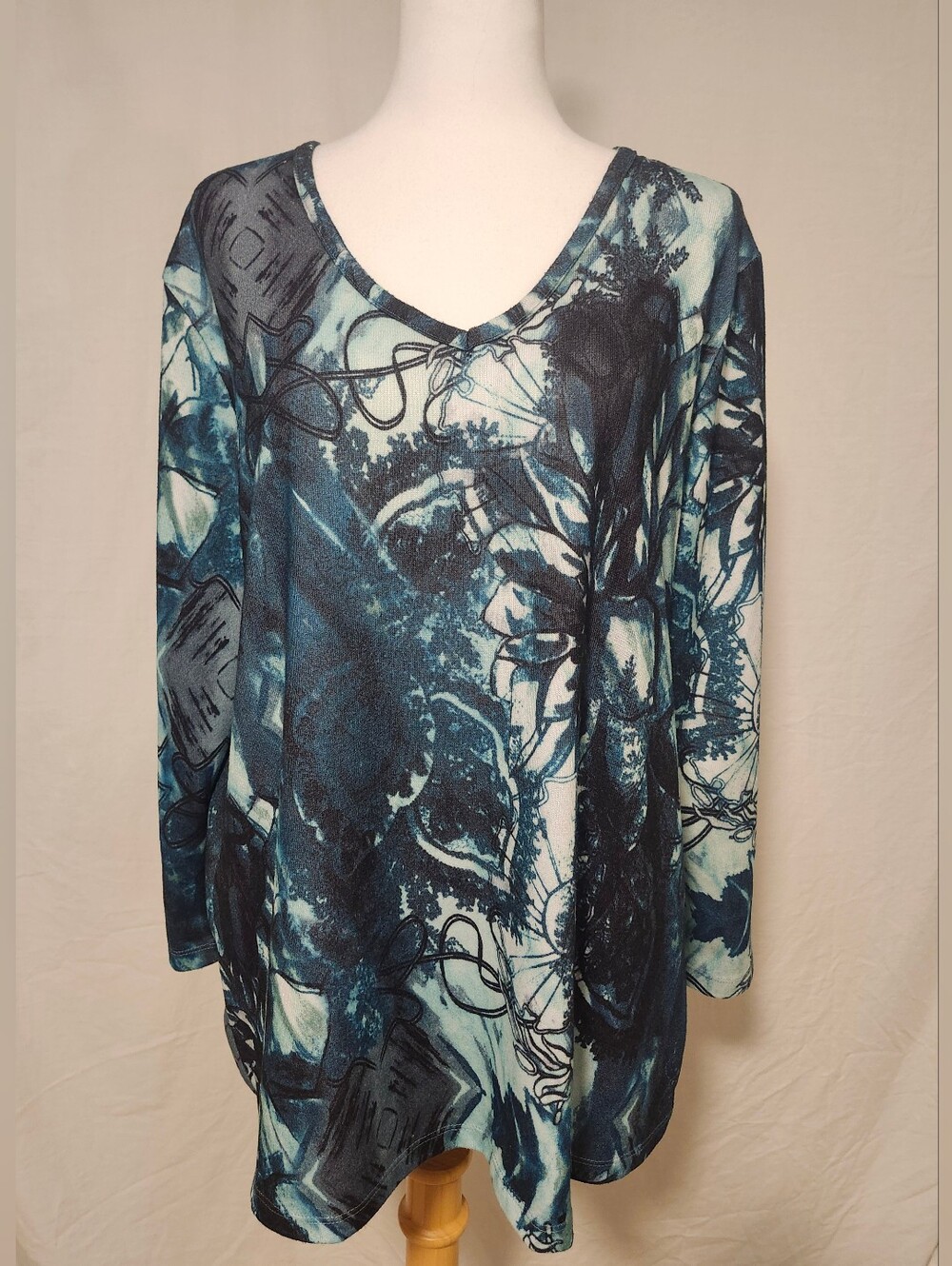 Alia Teal and Navy Abstract Floral V-Neck Tunic
